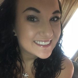 Meet your Posher, Desiree